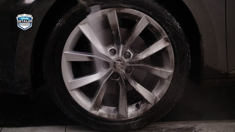 Płyn TENZI DETAILER CZYSTA FELGA do czyszczenia felg 0,6l. (AD-23) Płyn TENZI DETAILER CZYSTA FELGA do czyszczenia felg 0,6l. (AD-23)